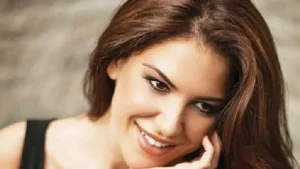 Türkan Şoray ve kızı Yağmur Ünal davette zarafetiyle dikkat çekti