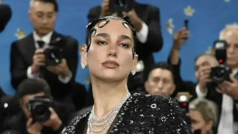 Dua Lipa, Samsung’a fotoğraf kullanımı nedeniyle 15 milyon dolarlık dava açtı