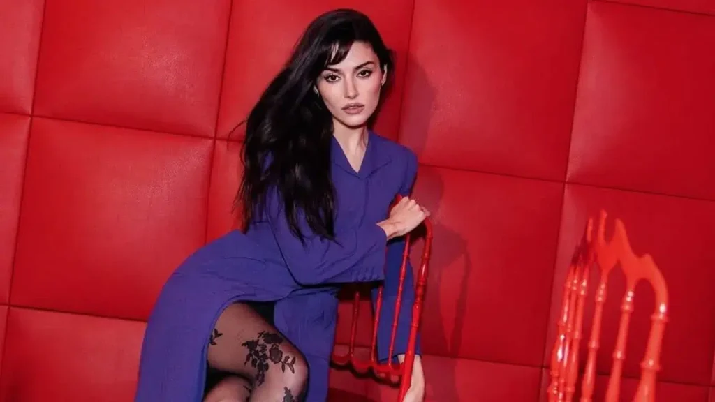 Hande Erçel’in Instagram profilindeki değişiklik dikkatleri üzerine çekti