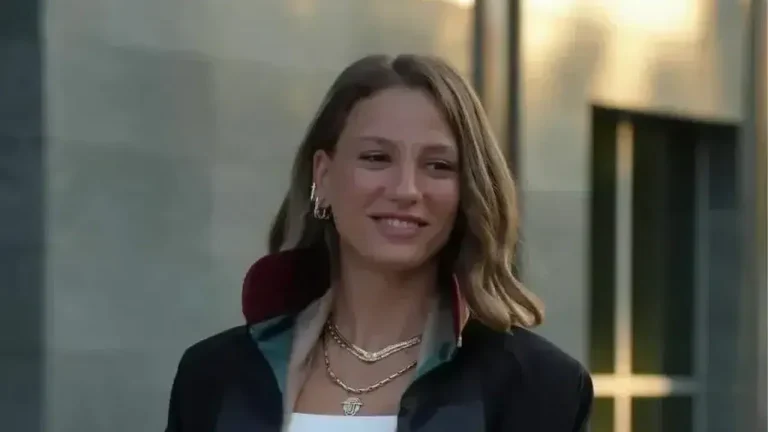 Serenay Sarıkaya’nın Sardinya Adası’na yerleşme kararı gündemde